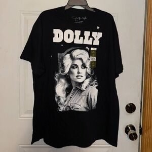 Dolly Men's Black Graphic T-Shirt